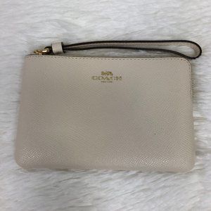 Coach Corner Zip Chalk NWT